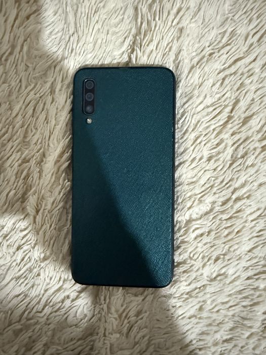 Продам телефон Samsung a70