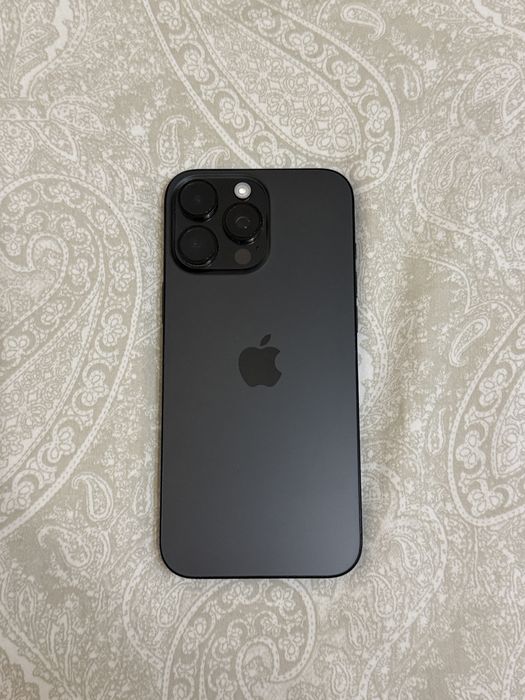 iPhone 16 Pro Max 256GB - работещ, с проблем по дисплея и Face ID