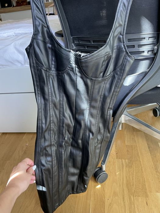 Рокля Herve Leger Alessa Avin Bershka Shoeaquarium Barcode