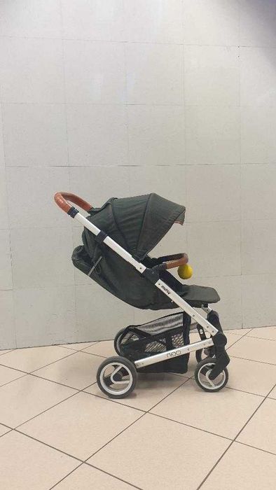 Cărucior copii Mutsy, compact și de calitate, potrivit de la naștere