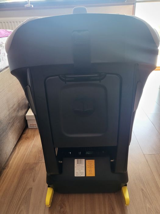 Столче за кола с изофикс