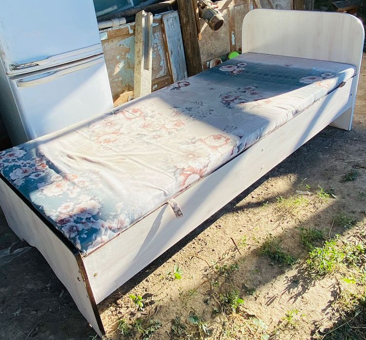 Кровать цена 10000