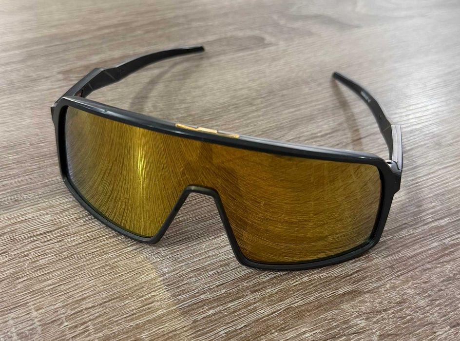 Слънчеви очила Oakley Sutro