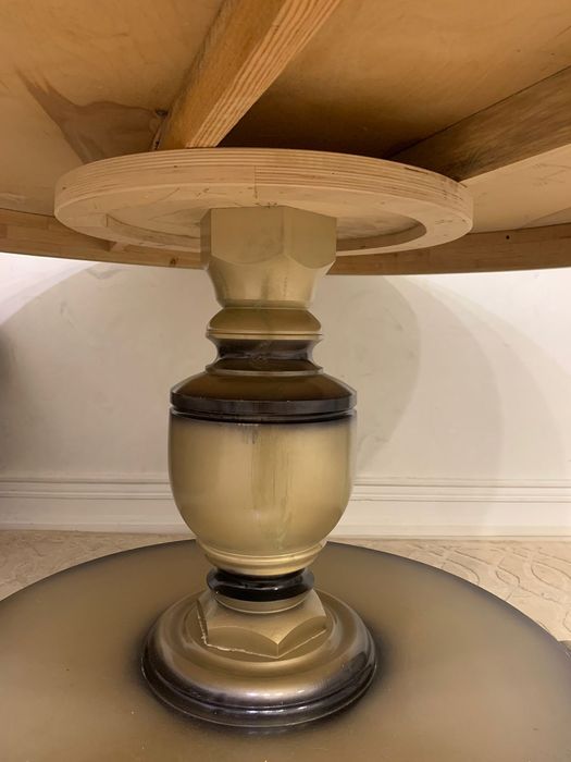 Продам стол для кухни-гостиной