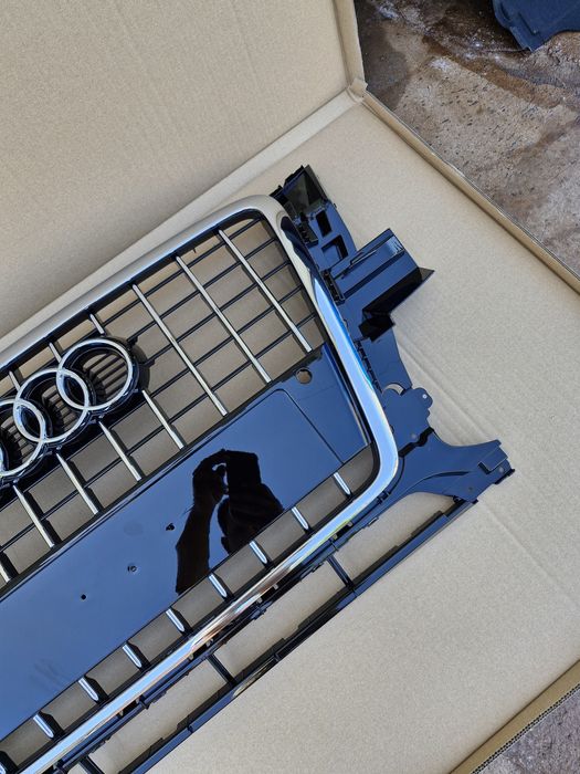 Grila centrala Audi Q5 8R NOUA 2008-2012