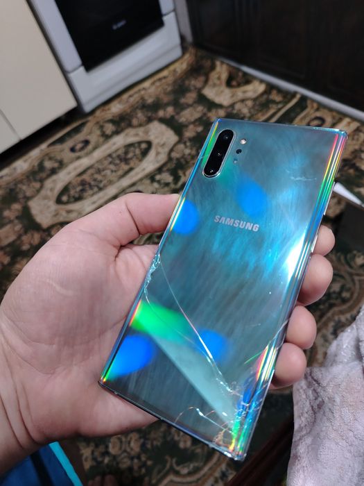 Samsung note 10+5g 12/256 Ishlash holati zor azgina orqa qismi krishka