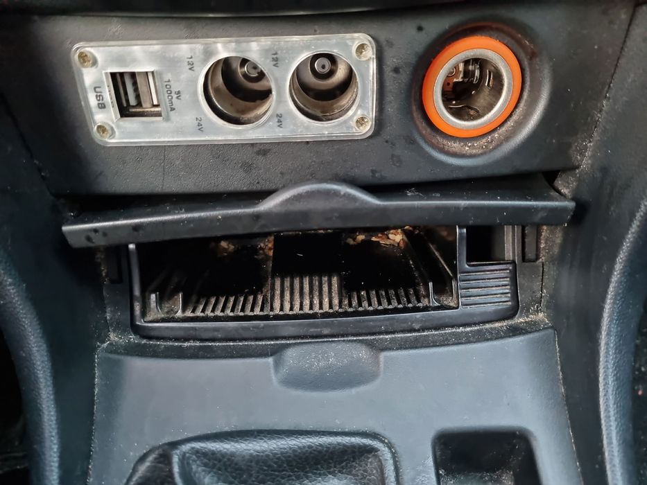 Scrumiera Mazda 3 (BK) [Fabr 2003-2009] OEM