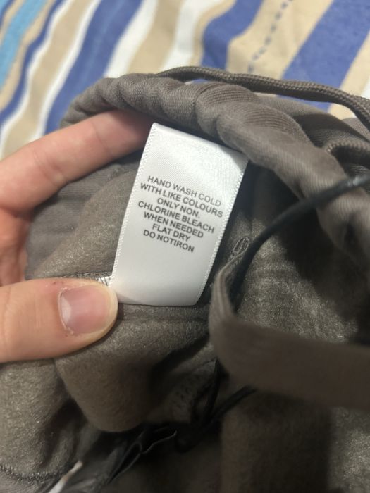 Pantaloni essentials M