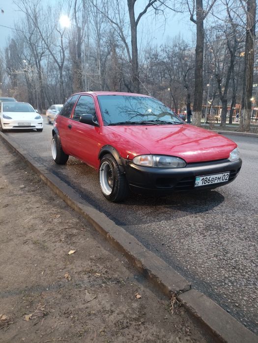 Митсубиси кольт 1992 года