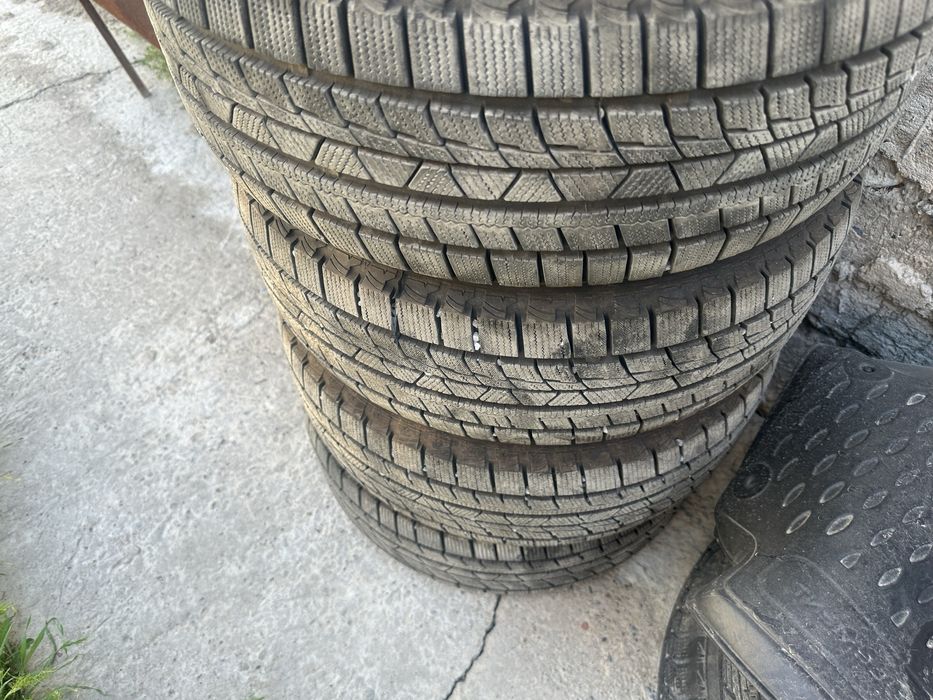 Продам зимние шины равон р3