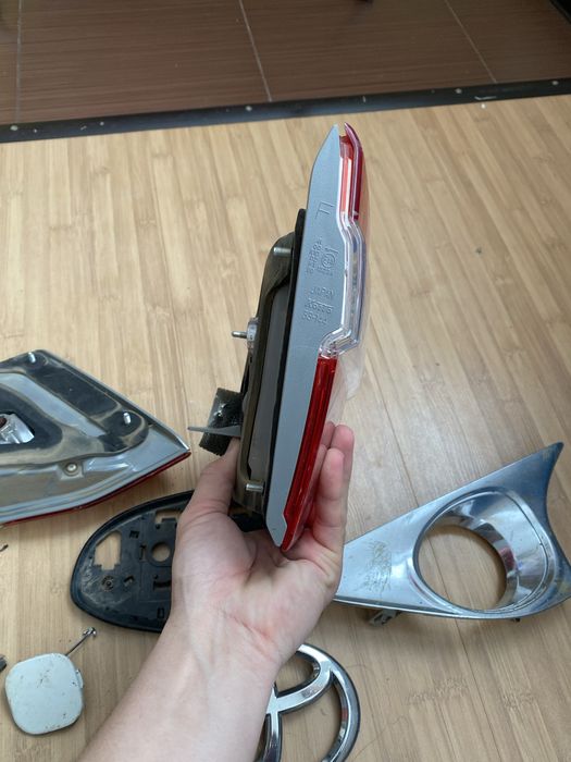 Продам задний фонар