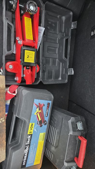 Крик 2 тонен  2бр х50 лв