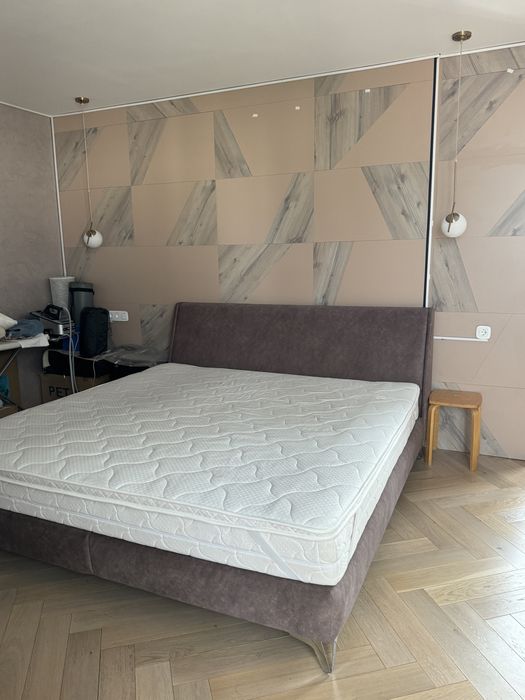 Продается Кровать 200*200 см