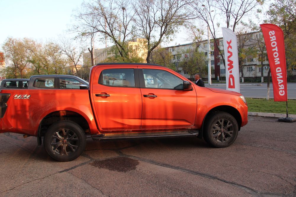 D-MAX Oksus LS Isuzu