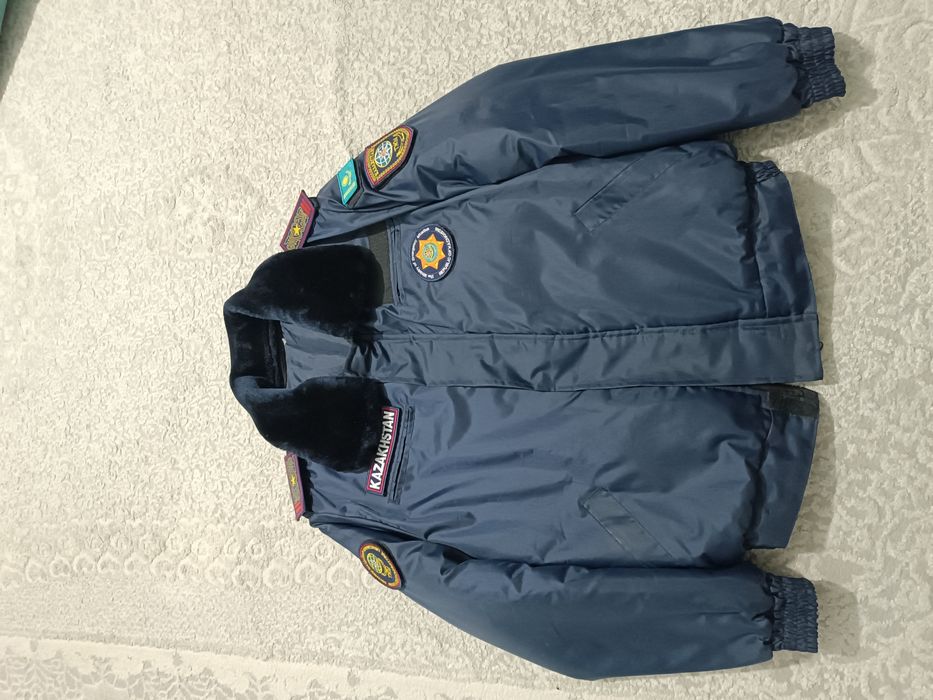 Продам бушлат синий