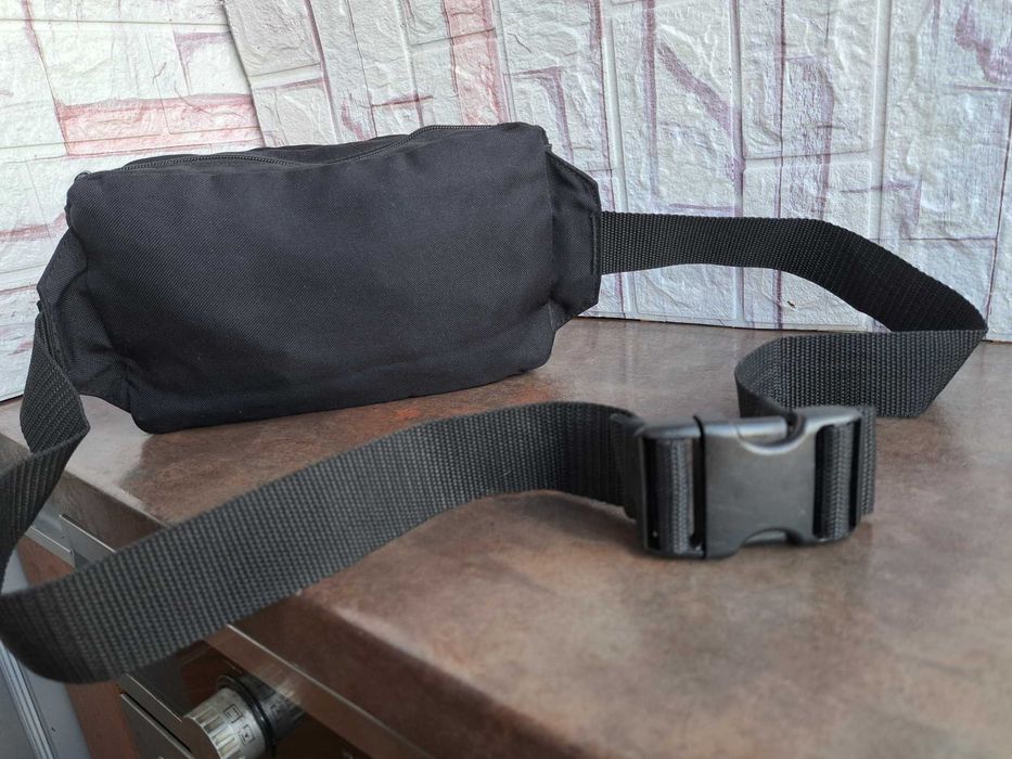 Мъжка дамска чанта,малка черна чантичка за кръста Adidas