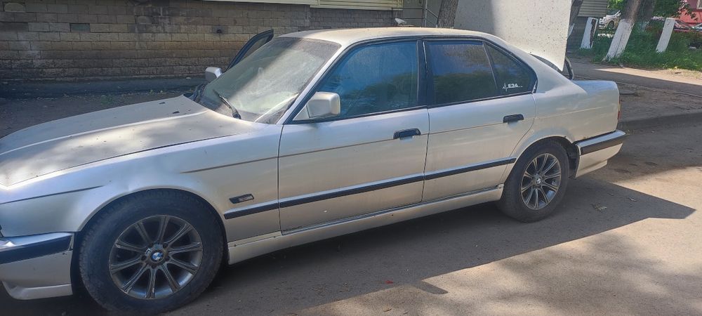 Bmw e34 m50b20 .