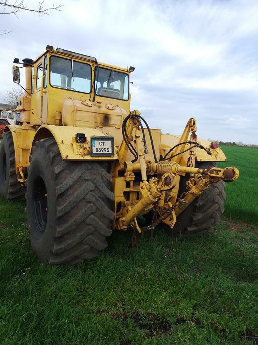 Трактор Ка 700 с плуг