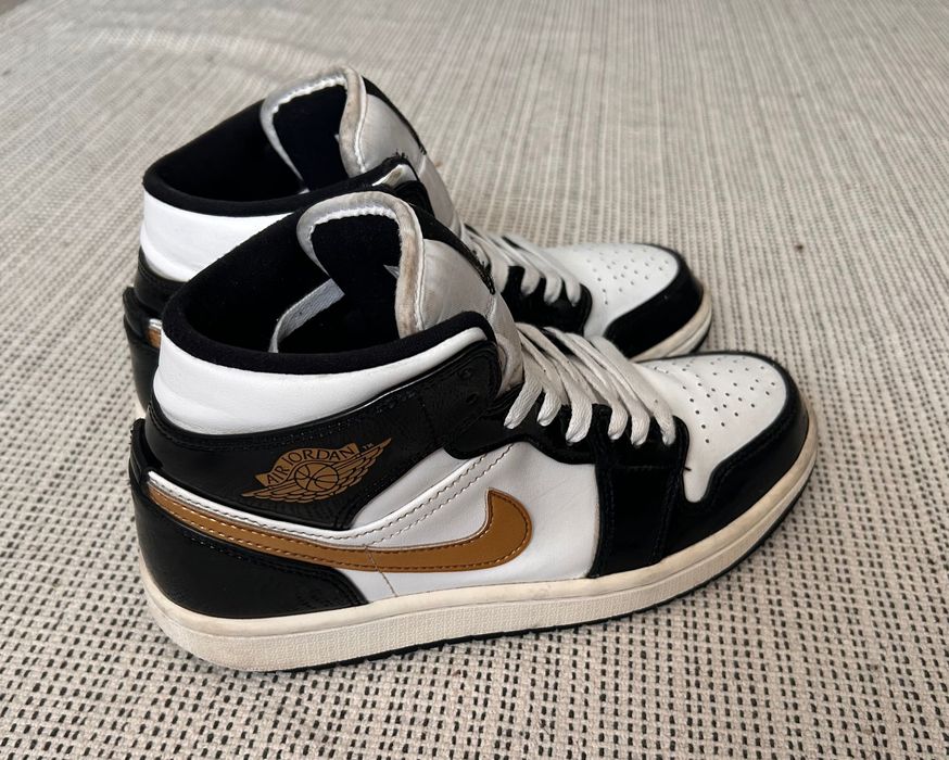 Nike Air Jordan 1 Mid SE Black/White/Metallic Gold – Mărimea 40