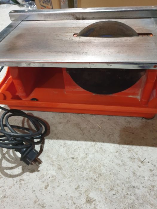 Mașină de tăiat gresie și faianță