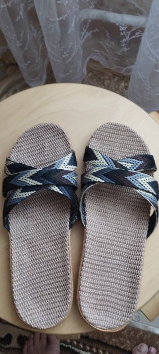 Продам женские шлепанцы