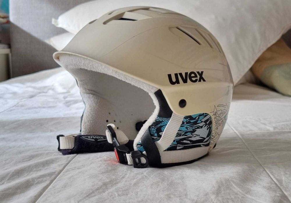 Детска ски каска Uvex, размер 52см