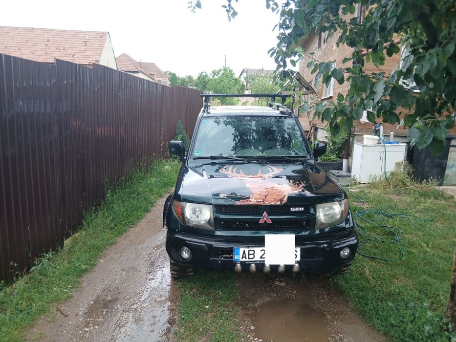 Mitsubishi pajero pinin