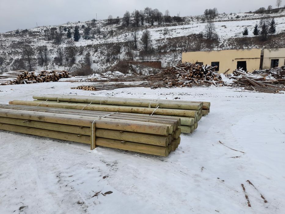 Stalpi pentru linii aeriene de cablu din lemn calibrat si tratat