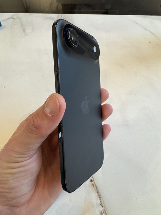 Iphone 17 AIR 256GB negru ca nou + husa