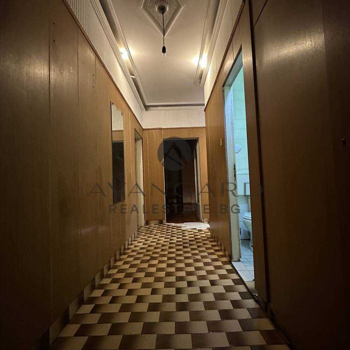 Продава се Тристаен апартамент в Пловдив, Изгрев - 92 кв.м за 463 €/кв.м - Снимка #8