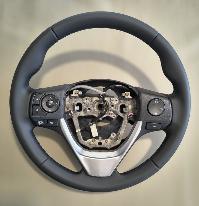Volan retapitat Toyota auris