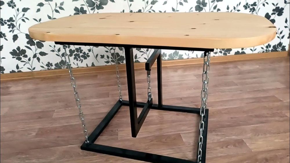 Ливитирующий стол и стулья