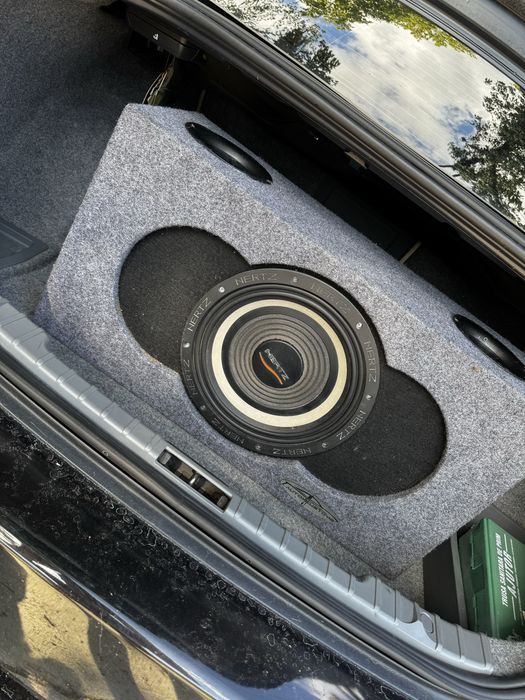 Subwoofer auto Hertz Mille Legend 3000 12” + incintă AutoCustoms