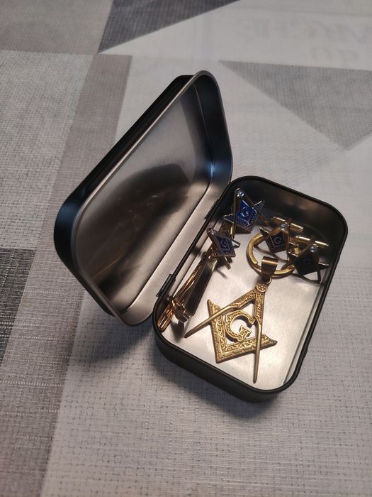 Set masonic nou.