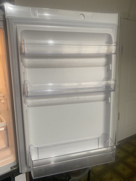 Холодельник indesit 100000