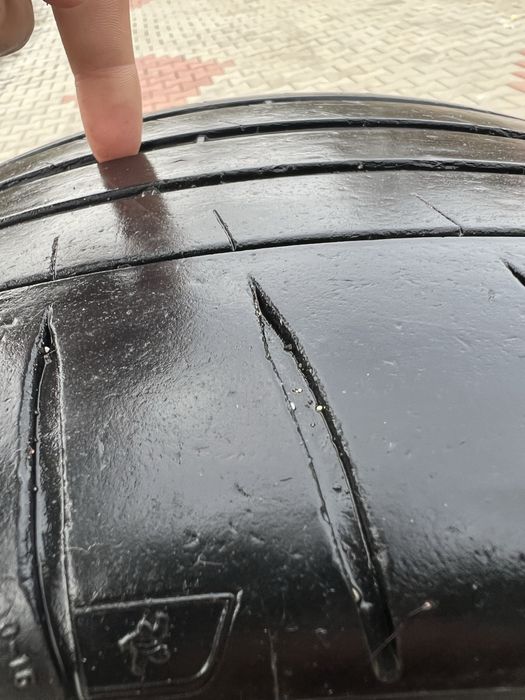 Vănd sau schimb roți pe 225\35/20