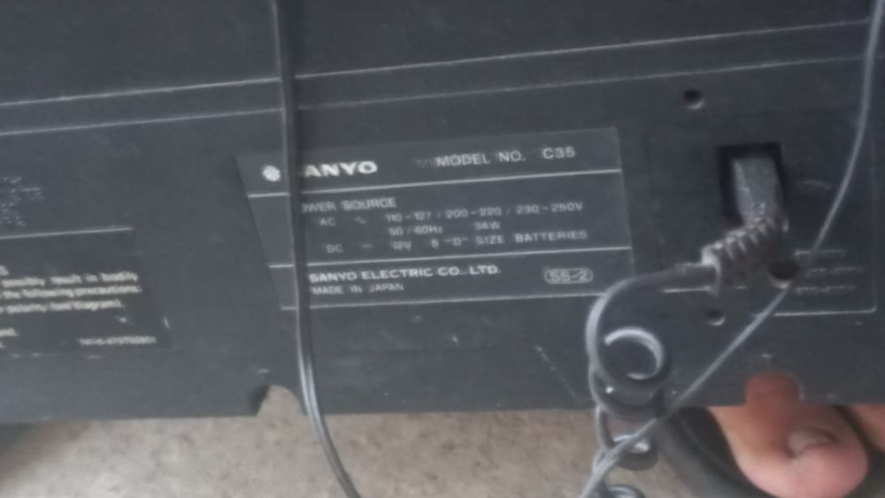 Sanyo yaponskiy magnitofon sotiladi