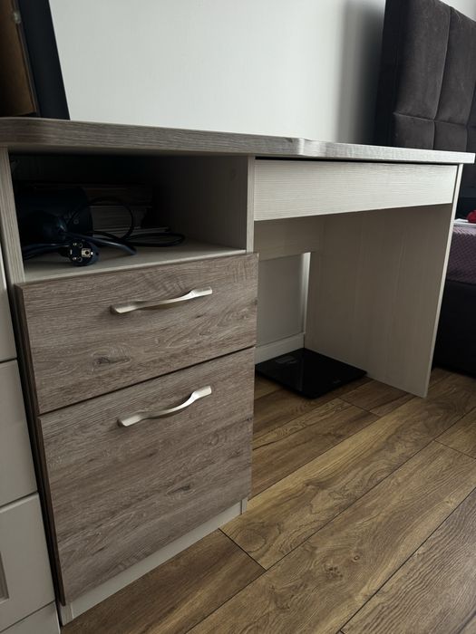 Письменный стол