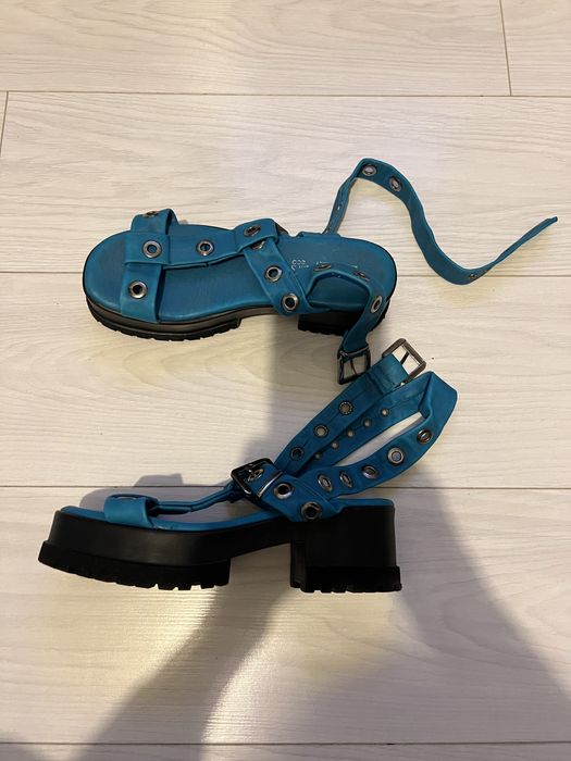 Женская обувь