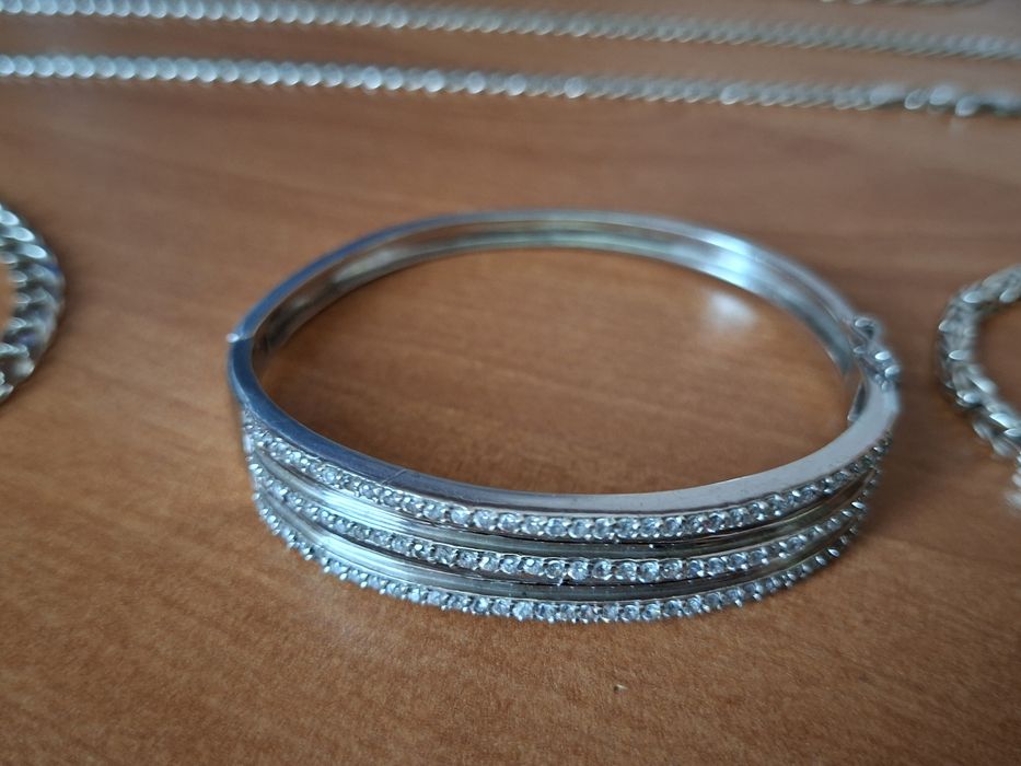 Лот Сребърни бижута 925- Цена само за целия лот. 3€ на грам.