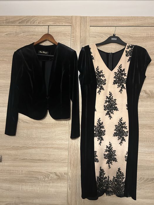 Vand rochie cu bolerou de ocazie
