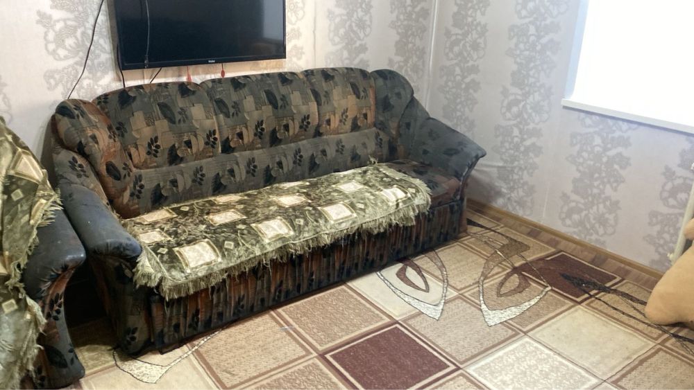 Отдам диван, кресло, малый диван