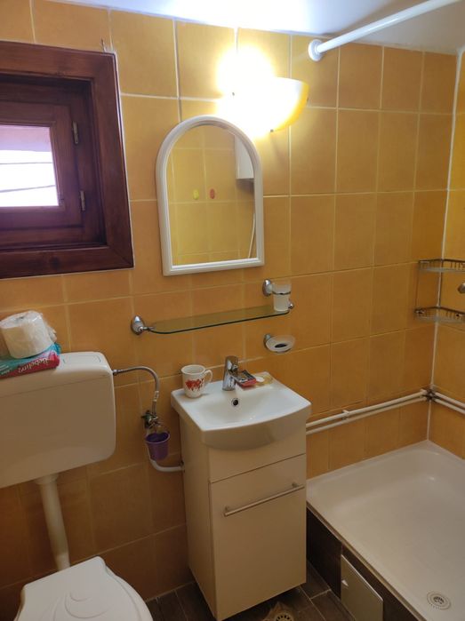 Vand apartament cu 3 camere