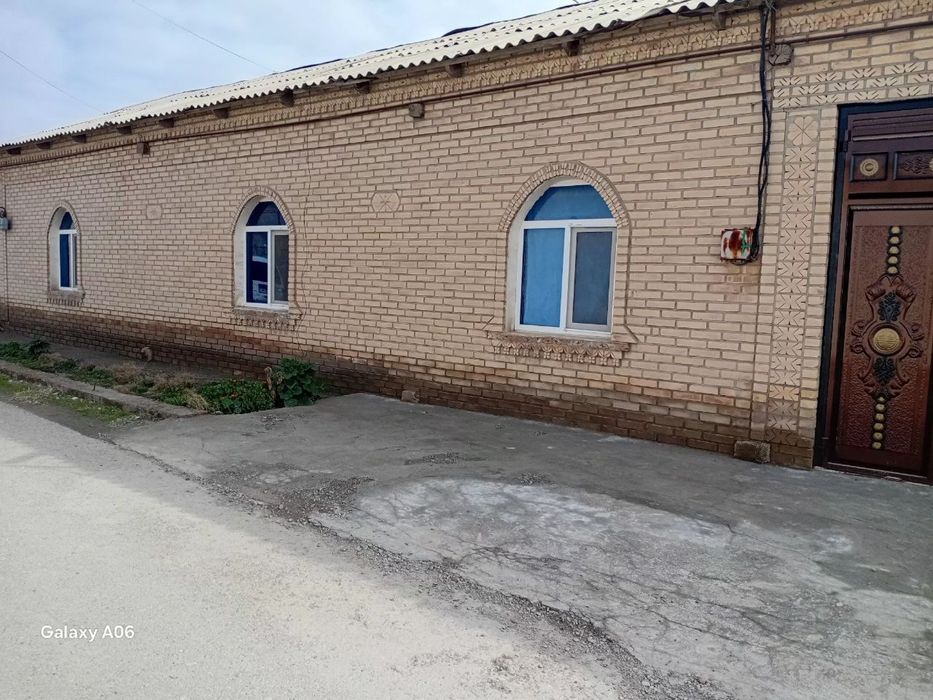 8 сотих уй участка сотилади