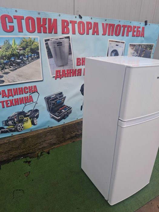 Хладилник с горна камера