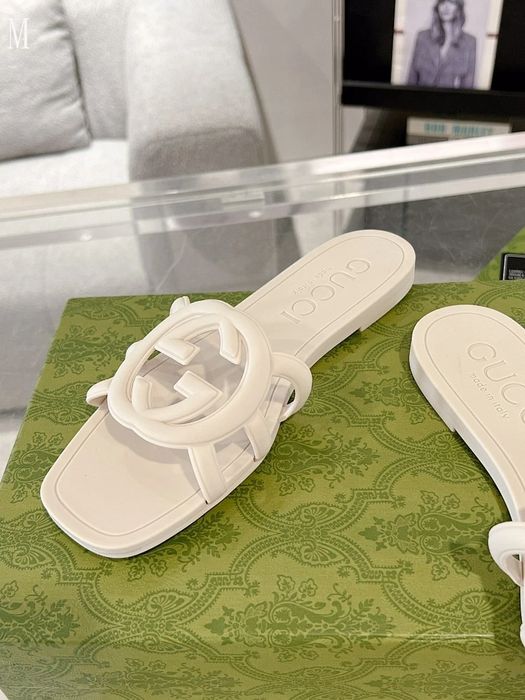 GG Interlocking G Rubber Slide - Cream