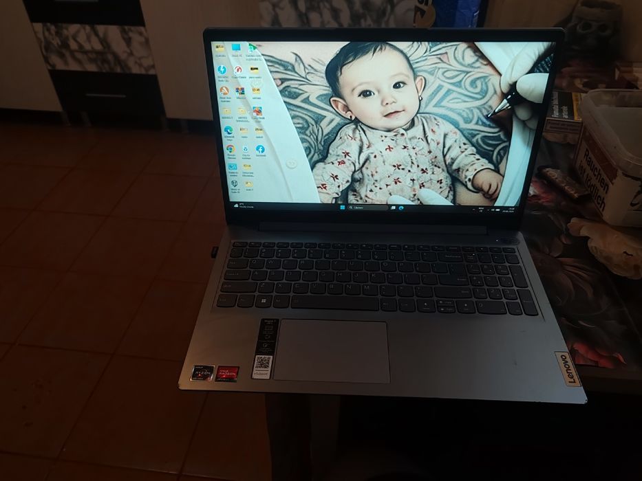 Vand leptop stare foarte buna