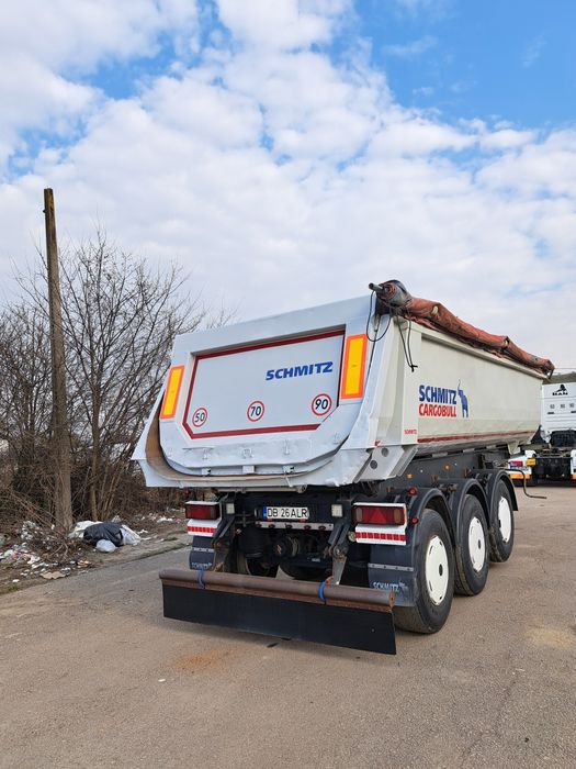 Semiremorca basculabila