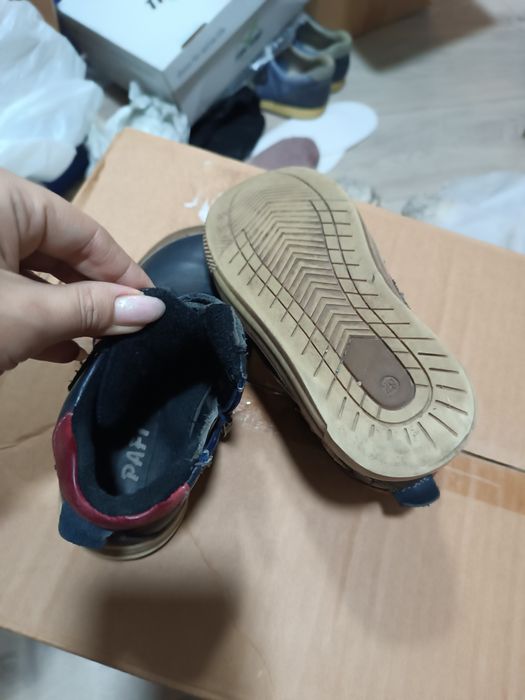 Ботинки и куртка на 4-5 лет