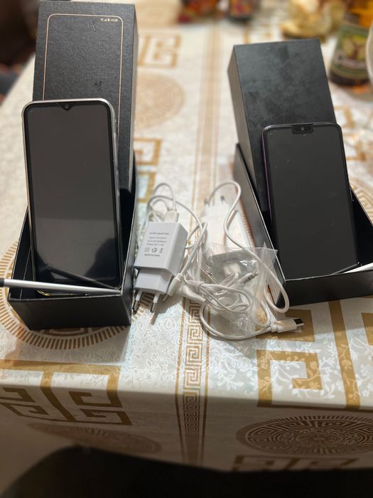 De vânzare 2 telefoane